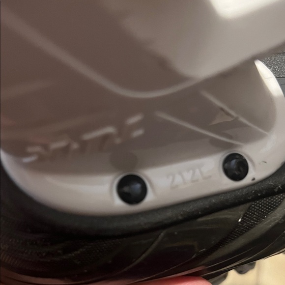 Junior - 2.5 - Bauer Black and White Hockey Skates with Neon Green Accents - Picture 10 of 16